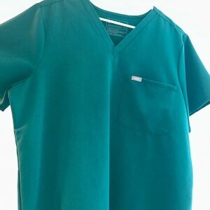 FIGS Womens Catarina One Pocket Scrub Top- Hunter Green 2XL